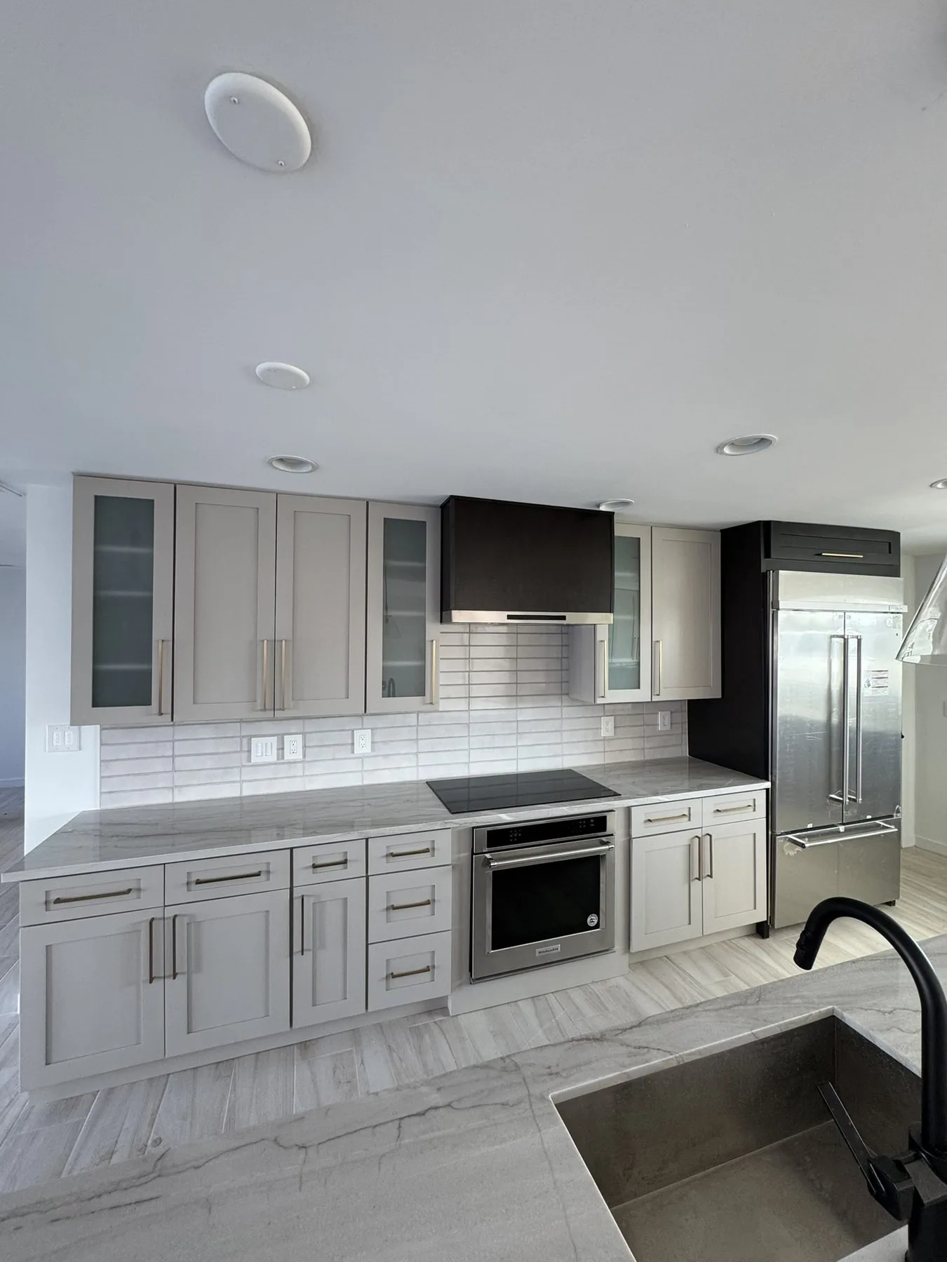 Light two-tone kitchen cabinetry